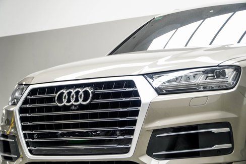 Used 2017 Audi Q7 3.0T Premium Plus image 2