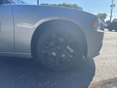 Used 2011 Dodge Charger SE image 8