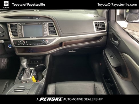 Used 2017 Toyota Highlander Limited image 22