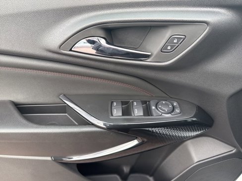 New 2025 Chevrolet Trax RS image 12