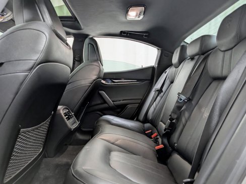 Used 2018 Maserati Ghibli S GranSport image 20