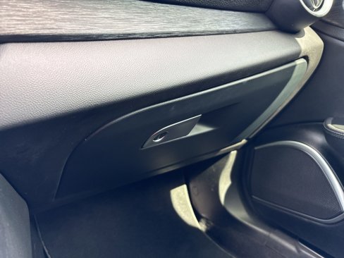 Used 2018 Alfa Romeo Giulia image 33