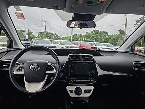 Used 2017 Toyota Prius Prime Premium image 11