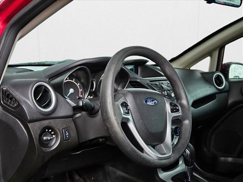 Used 2017 Ford Fiesta SE image 8
