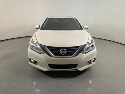 Used 2018 Nissan Altima 2.5 SV w/ 2.5 SV Technology Package image 2