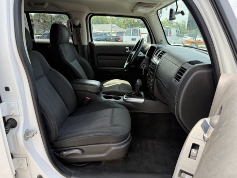 Used 2009 HUMMER H3 image 12