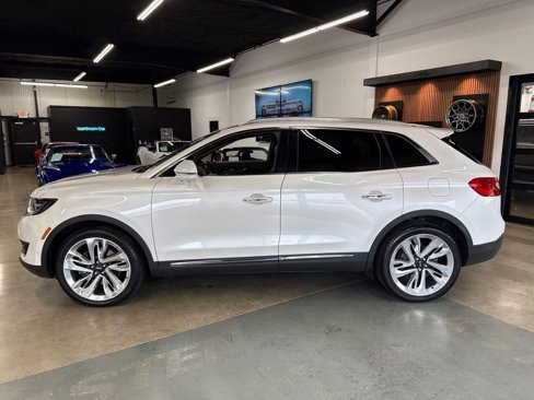 Used 2017 Lincoln MKX Reserve w/ Driver Assistance Package image 3