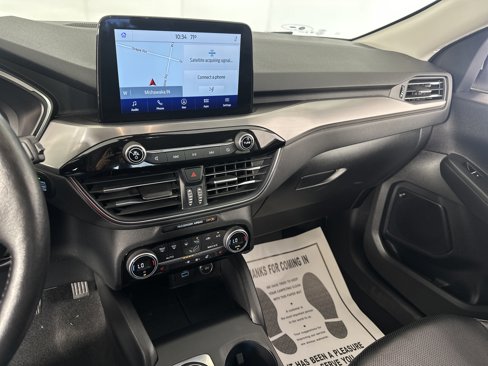 Used 2021 Ford Escape Titanium image 4