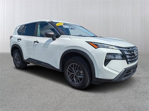 Used 2024 Nissan Rogue S image 1