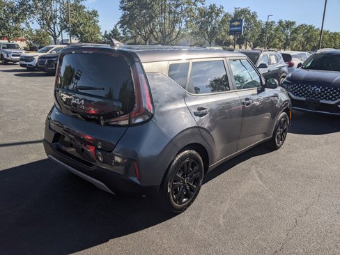 Used 2023 Kia Soul LX image 9