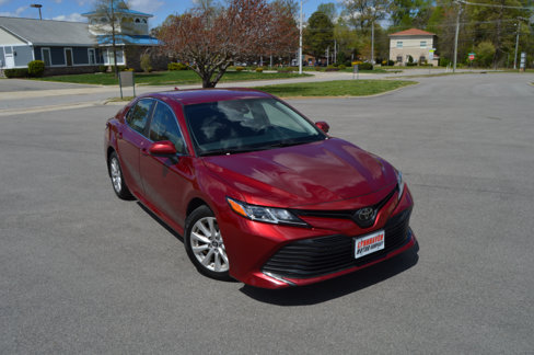 Used 2020 Toyota Camry LE image 17
