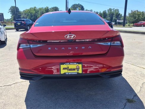 Used 2023 Hyundai Elantra SEL w/ Convenience Package image 3