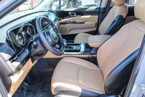 Used 2024 Kia Carnival EX image 22