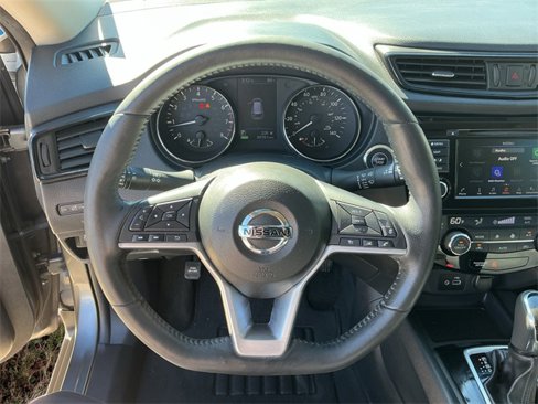 Used 2018 Nissan Rogue SV w/ Premium Package image 10