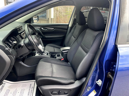 Used 2017 Nissan Rogue SV image 11