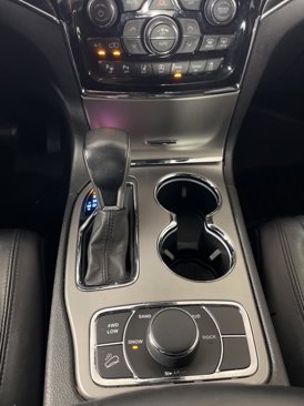 Used 2020 Jeep Grand Cherokee Limited w/ Luxury Group II image 25