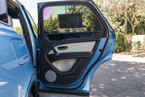 Used 2020 Bentley Bentayga image 34