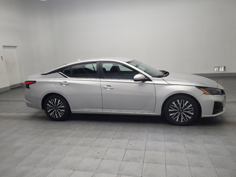 Used 2023 Nissan Altima 2.5 SV image 11