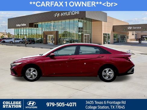 Used 2025 Hyundai Elantra SE image 4