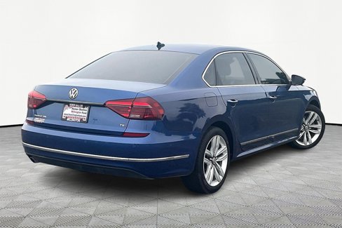 Used 2017 Volkswagen Passat 1.8T SEL Premium image 12