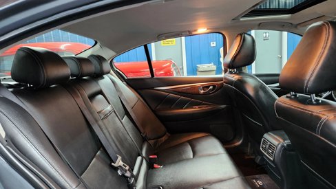 Used 2015 INFINITI Q50 Premium w/ Deluxe Touring Package image 17