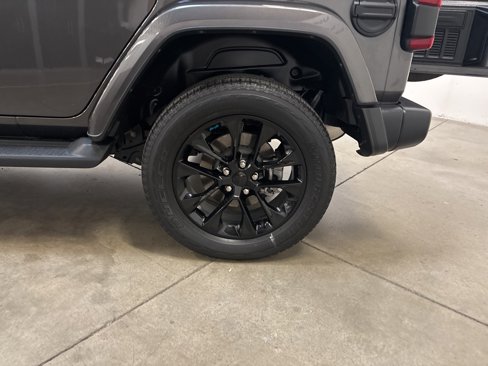 Used 2022 Jeep Wrangler Unlimited Sahara image 22