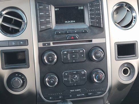 Used 2015 Ford Expedition XLT image 12