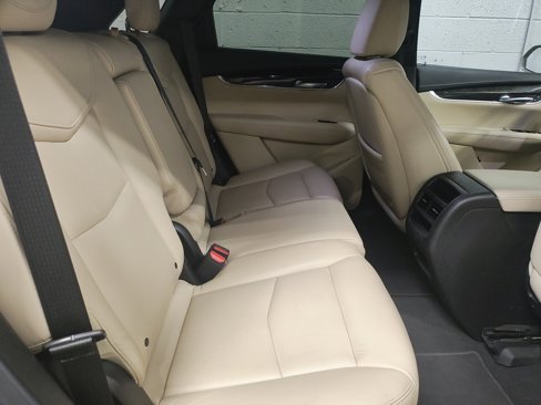 Used 2017 Cadillac XT5 FWD image 11