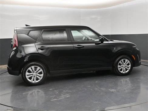 Used 2023 Kia Soul LX image 8