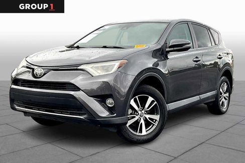 Used 2018 Toyota RAV4 XLE image 1