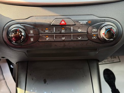 Used 2017 Kia Sorento LX image 24
