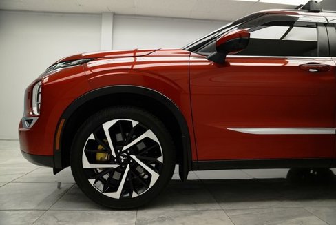 Used 2022 Mitsubishi Outlander SE image 9