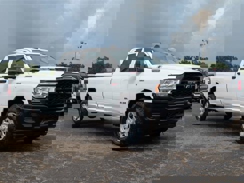 Used 2020 RAM 2500 Tradesman image 2