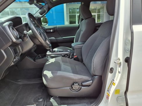 Used 2019 Toyota Tacoma TRD Off-Road image 16