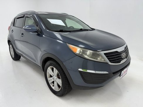 Used 2013 Kia Sportage LX w/ Convenience Pkg image 2