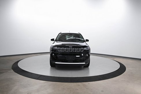 Certified 2022 Jeep Compass Limited image 3