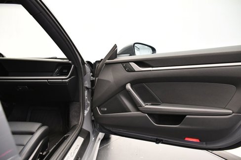 Used 2025 Porsche 911 Carrera image 45