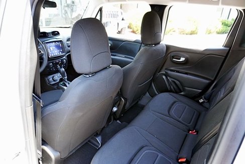 Certified 2022 Jeep Renegade Latitude image 17