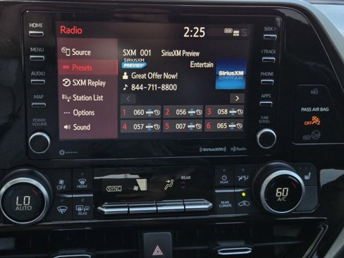 Used 2021 Toyota Highlander XLE image 25