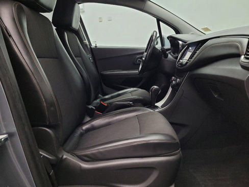 Used 2019 Chevrolet Trax LT w/ LT Convenience Package image 21