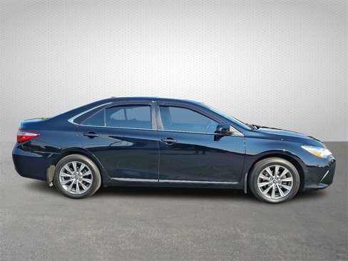 Used 2016 Toyota Camry XLE image 7