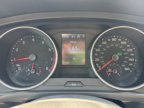 Used 2018 Volkswagen Tiguan SEL w/ 3rd Row Seat Package image 18
