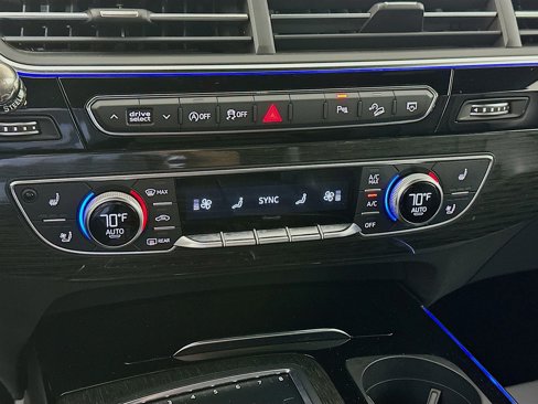 Used 2018 Audi Q7 3.0T Prestige w/ Prestige Package image 16