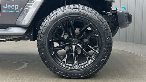 Used 2024 Jeep Wrangler Unlimited w/ Convenience Group image 9