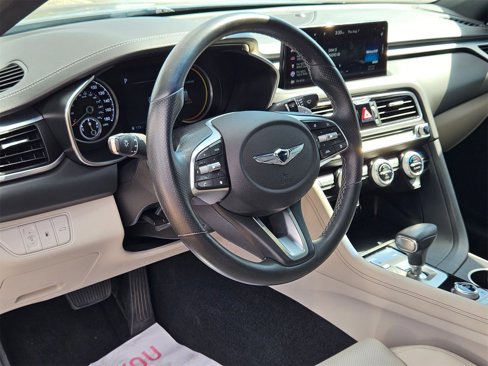 Used 2023 Genesis G70 2.0T image 12