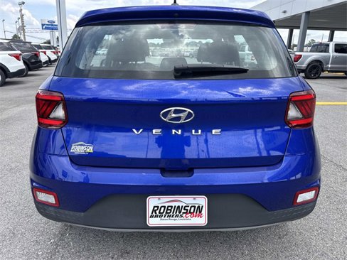 Used 2023 Hyundai Venue SE image 6