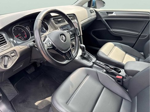 Used 2018 Volkswagen Golf SE image 9