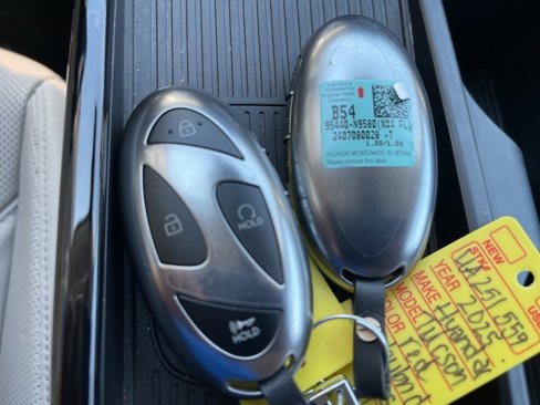 Used 2025 Hyundai Tucson Limited image 27