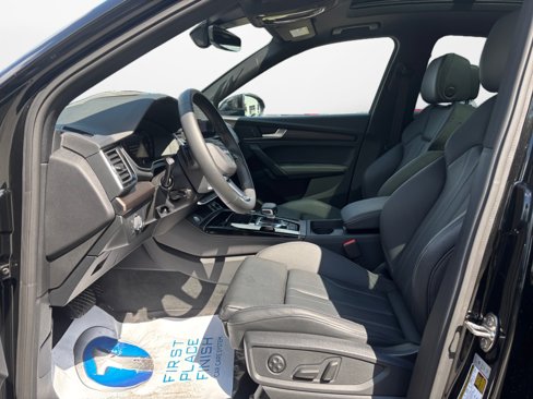 Certified 2025 Audi Q5 2.0T Premium Plus image 9