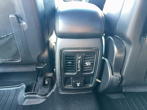 Used 2018 Jeep Grand Cherokee Altitude image 27
